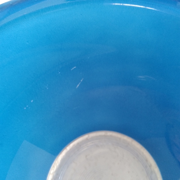 Pyrex 325 cobalt blue mixing bowl 2.5L with clear glass bottom - Picture 4 of 13